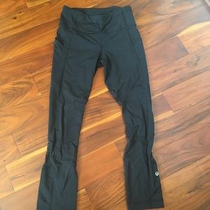 black lululemon leggings